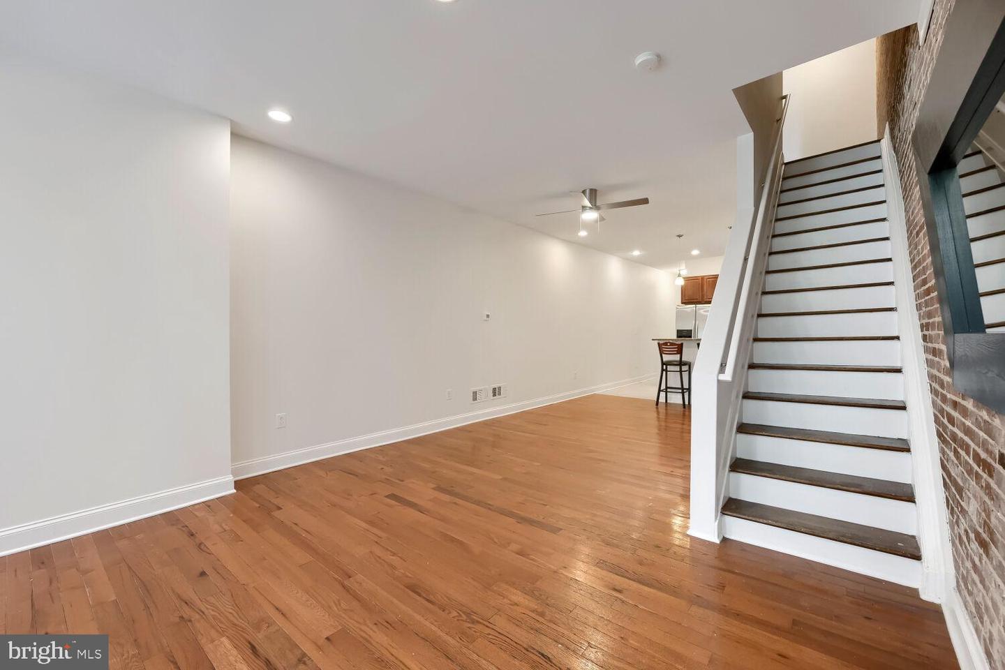 1228 N Broadway Property Photo 4