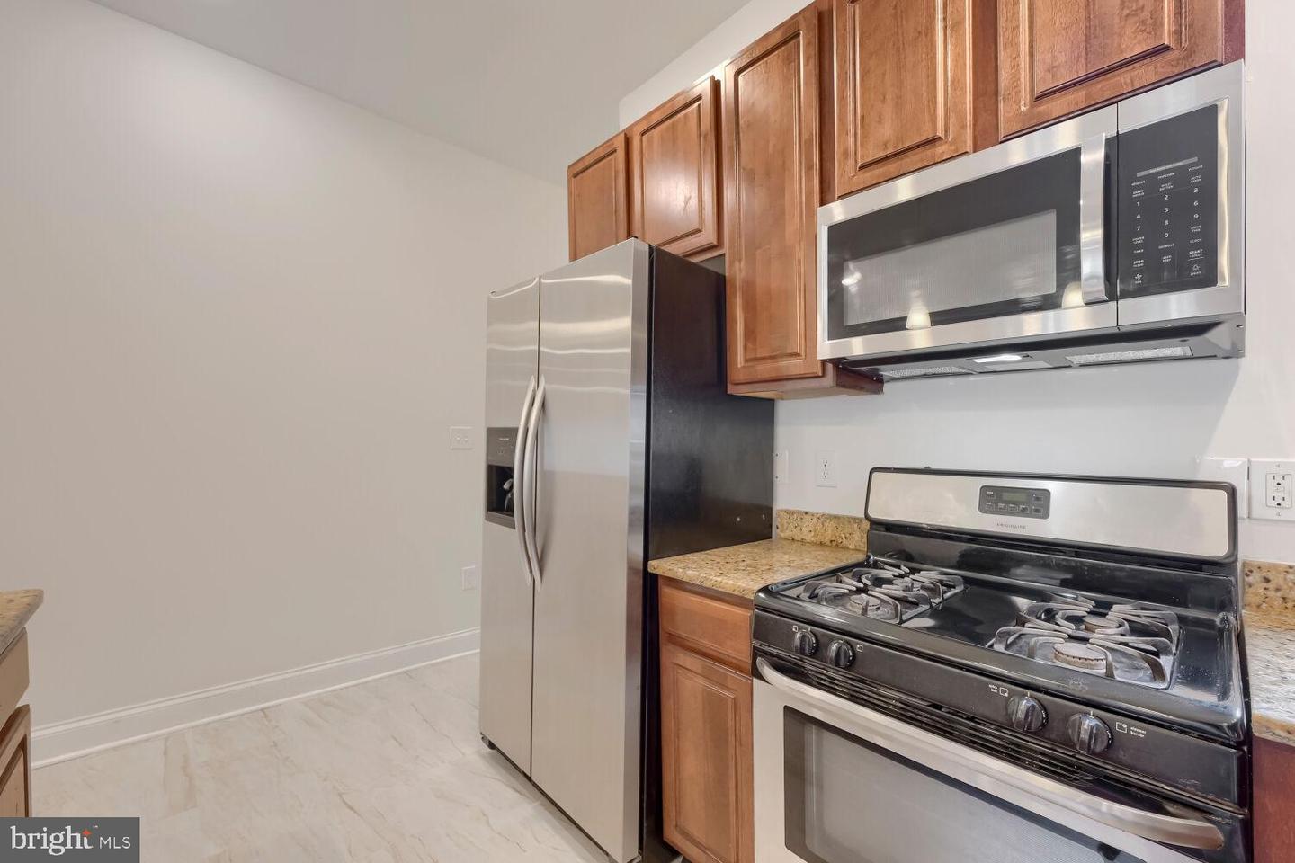1228 N Broadway Property Photo 9