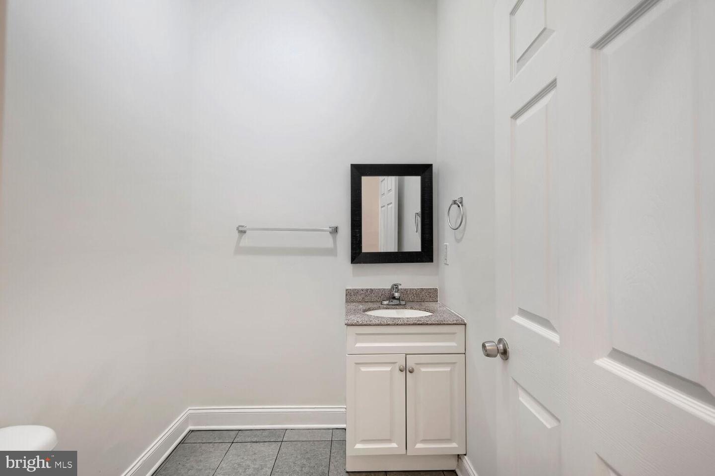 1228 N Broadway Property Photo 10