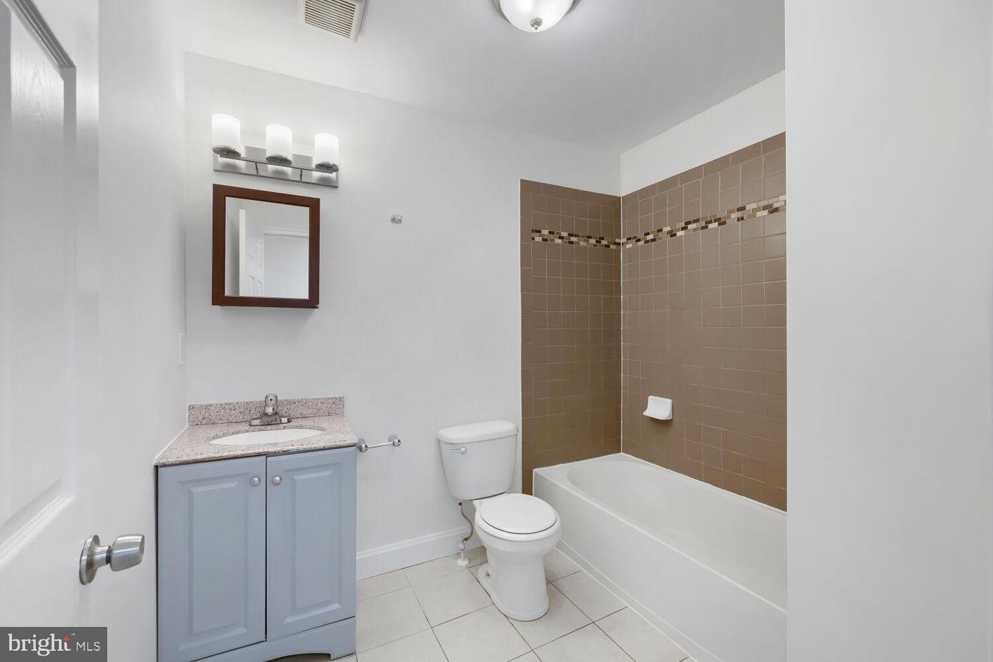 1228 N Broadway Property Photo 17