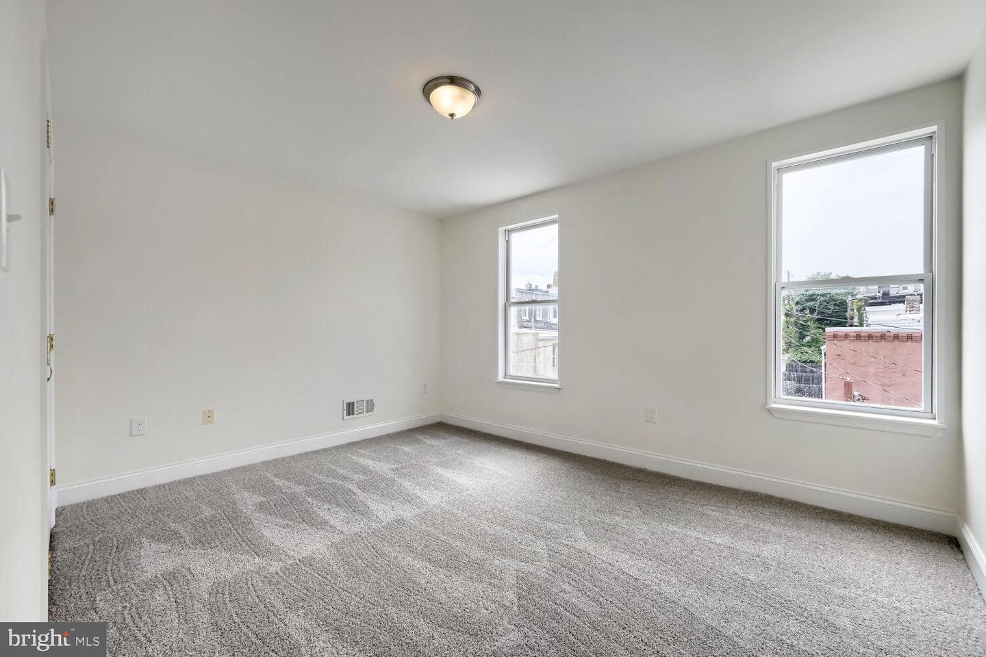 1228 N Broadway Property Photo 19