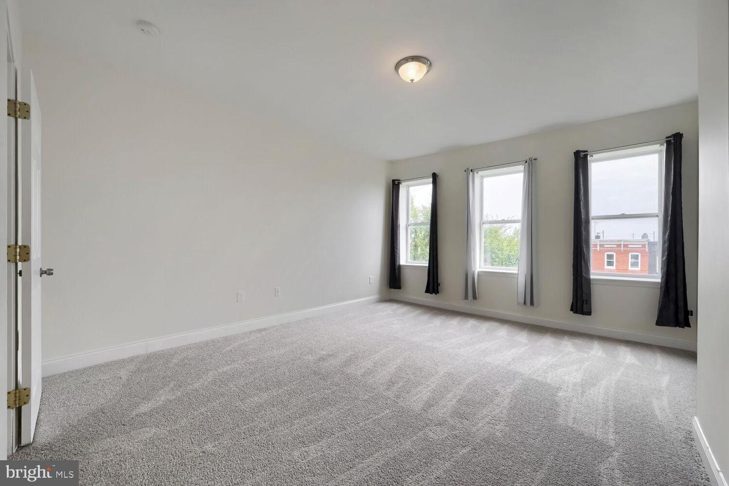 1228 N Broadway Property Photo 23
