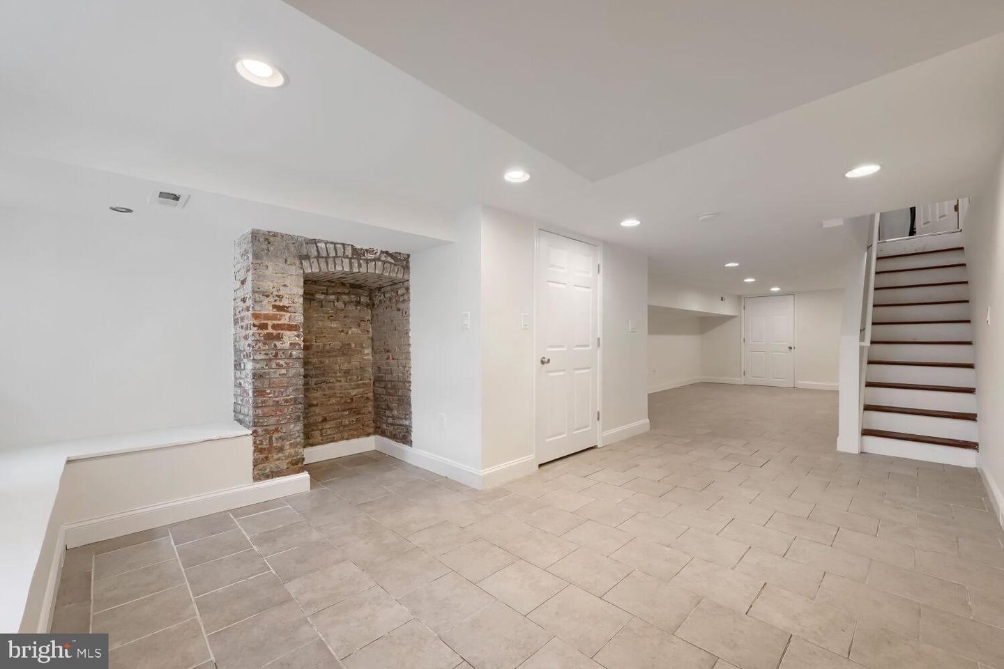 1228 N Broadway Property Photo 27