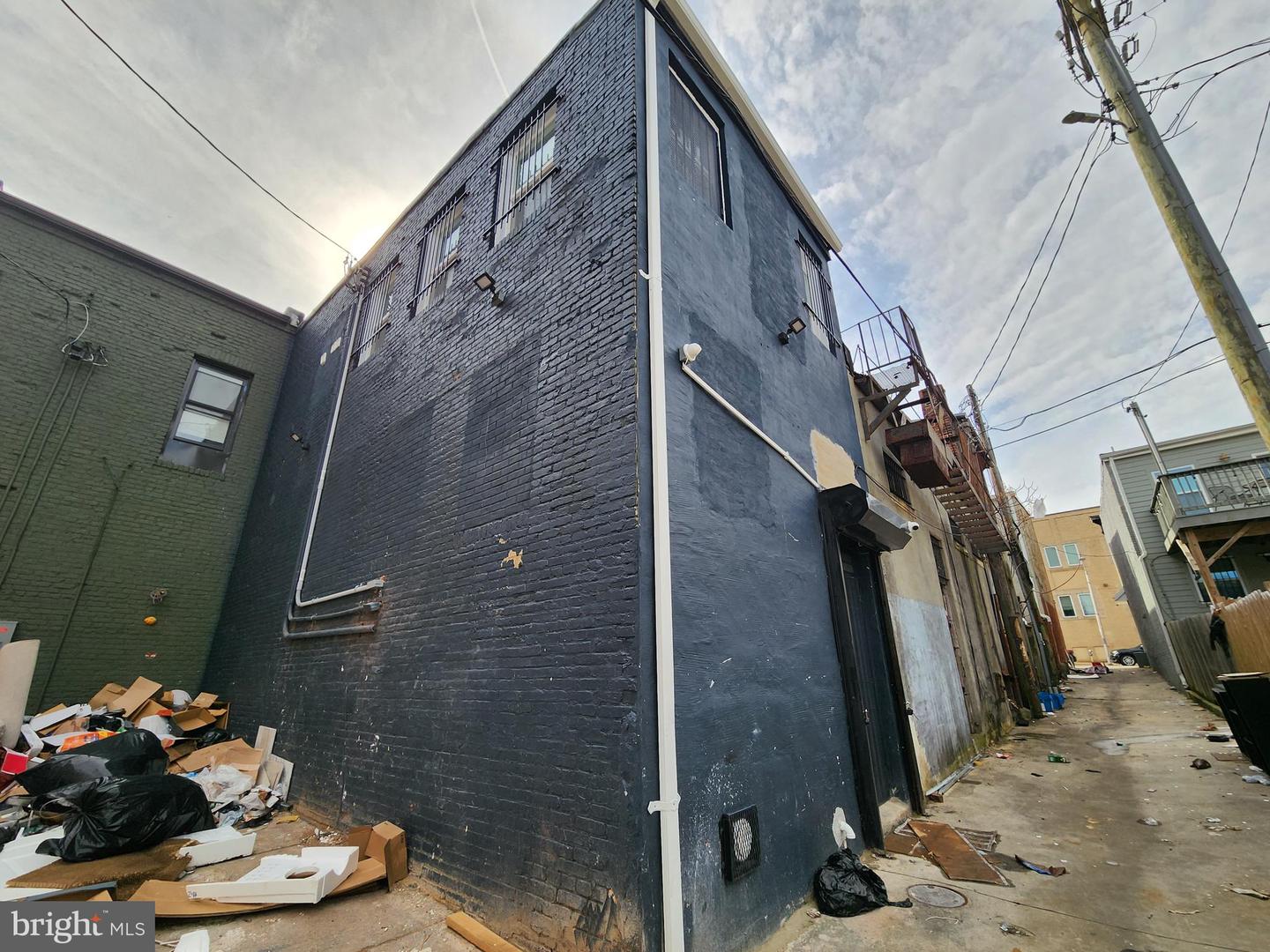 2108 E Monument St Property Photo 8