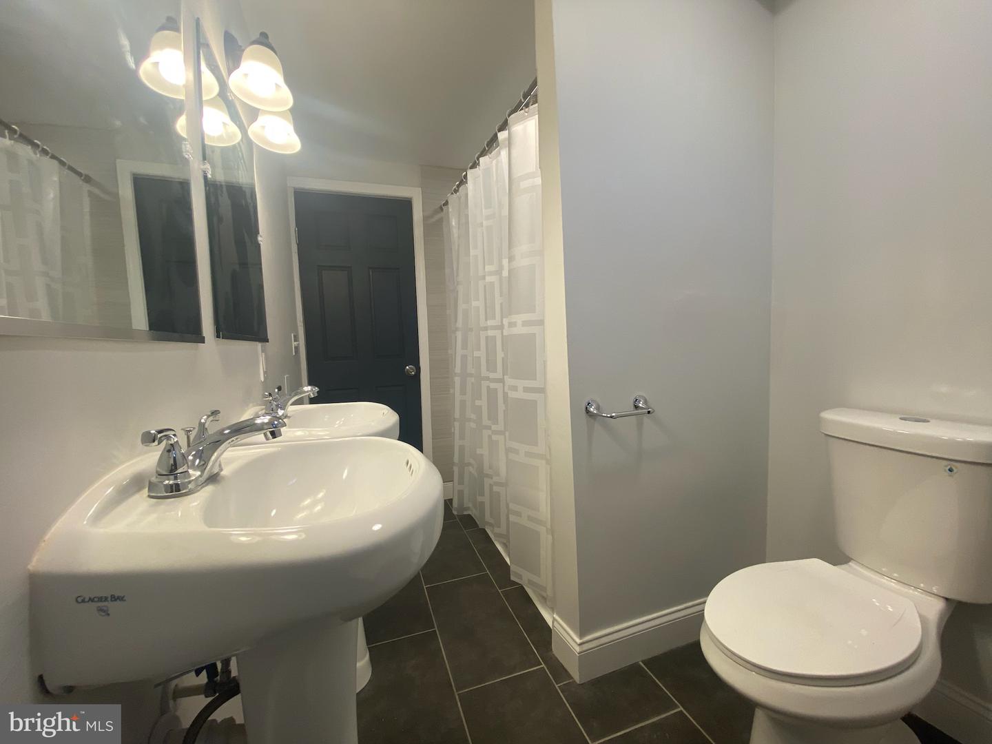 1921 Park Ave Property Photo 4