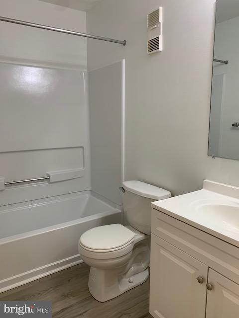 516 S Charles St S #r88 Property Photo 12