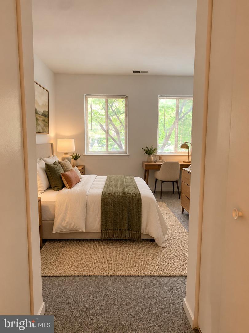 516 S Charles St S #r88 Property Photo 15