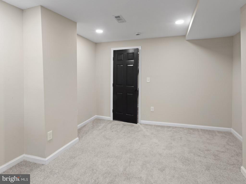 2903 Winchester St Property Photo 13