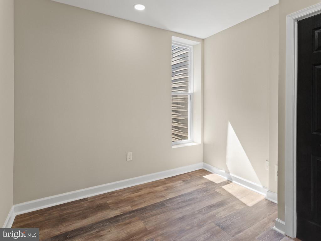 2903 Winchester St Property Photo 16