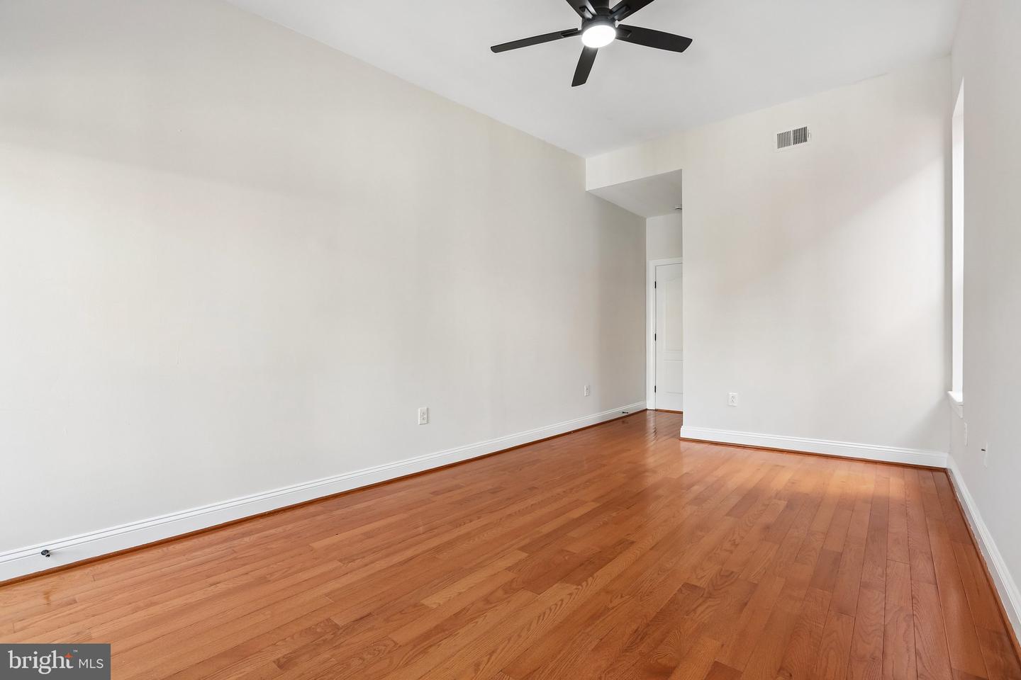 914 Newington Ave Property Photo 23