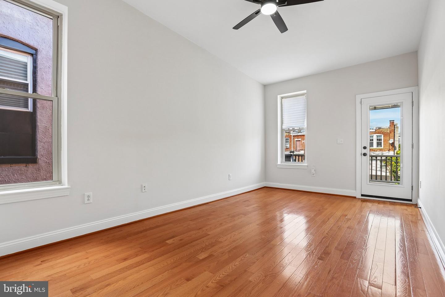 914 Newington Ave Property Photo 24