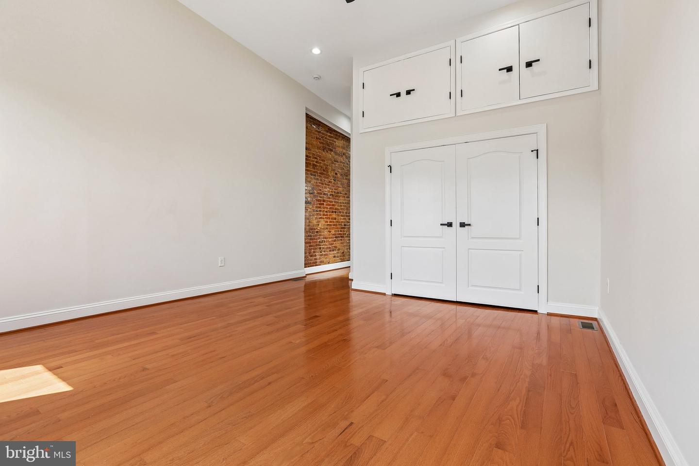 914 Newington Ave Property Photo 27