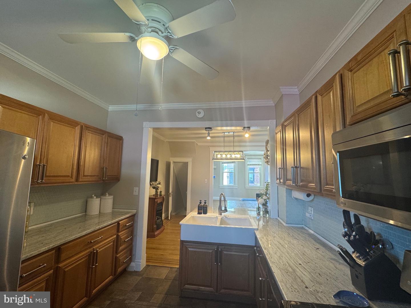 729 Grundy St Property Photo 18