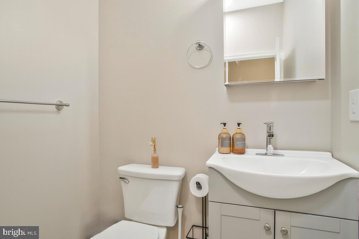729 Grundy St Property Photo 31