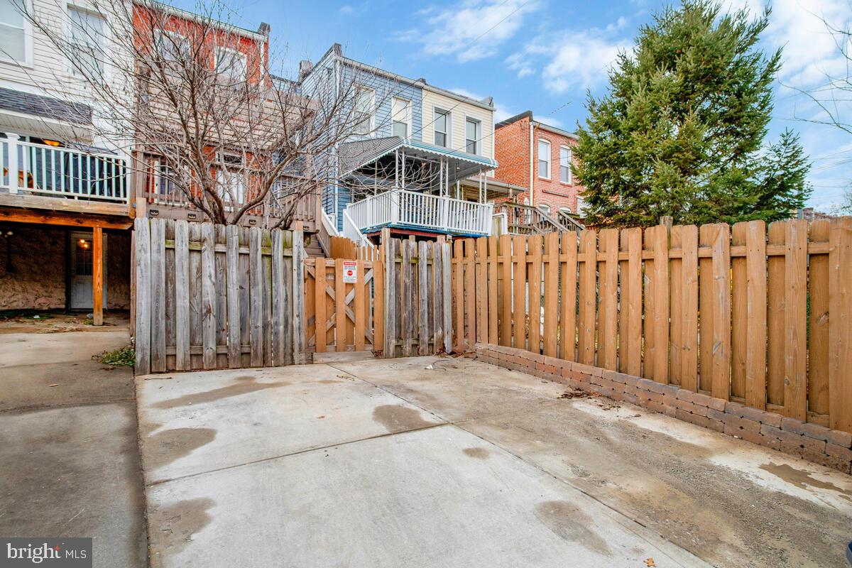 729 Grundy St Property Photo 35
