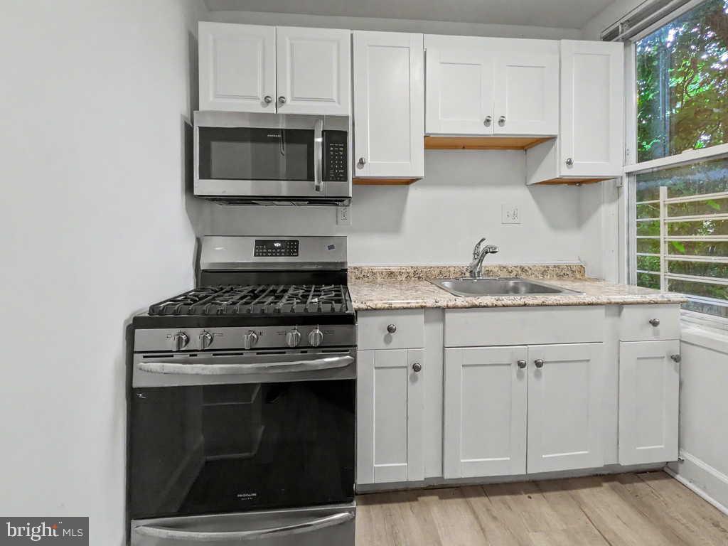 1918 Penrose Ave Property Photo 6
