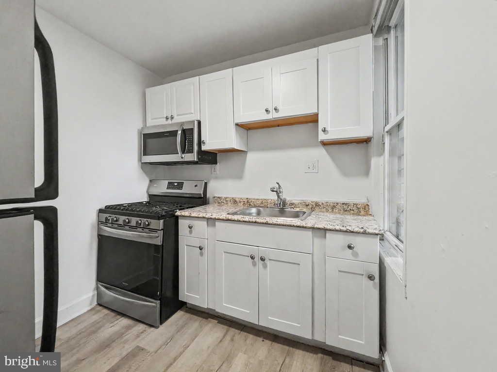 1918 Penrose Ave Property Photo 7