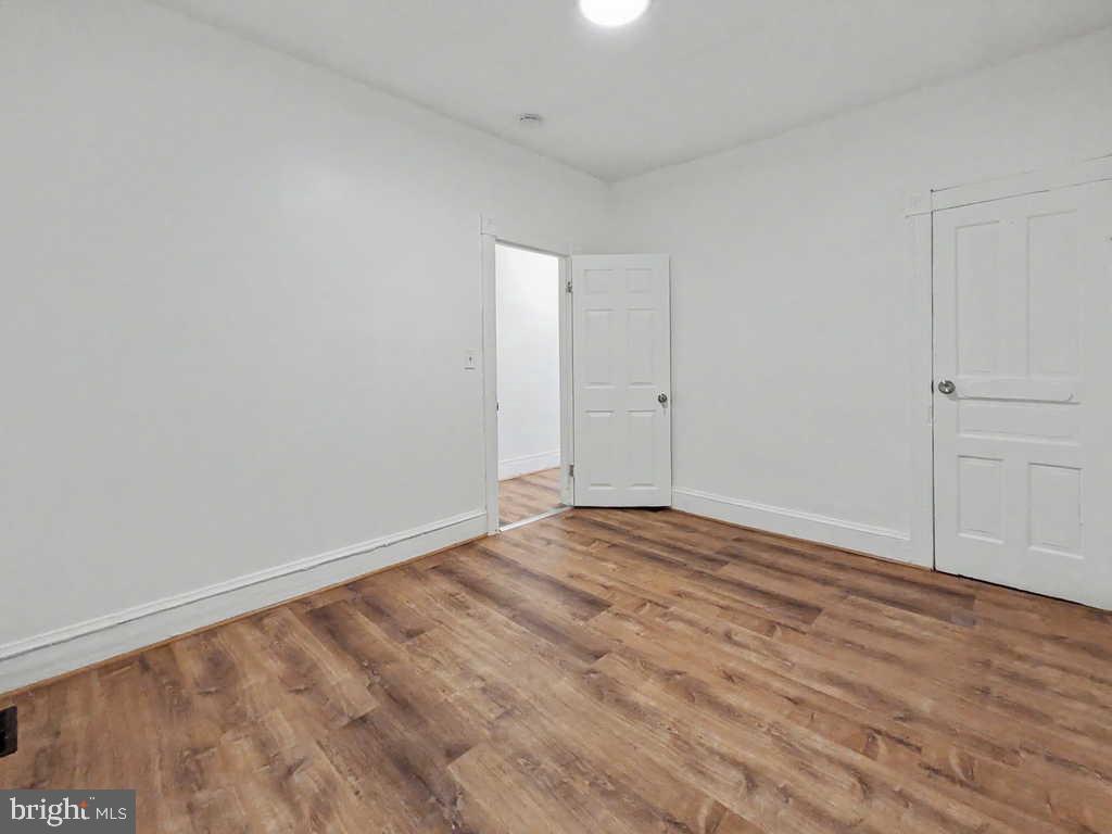 1918 Penrose Ave Property Photo 12