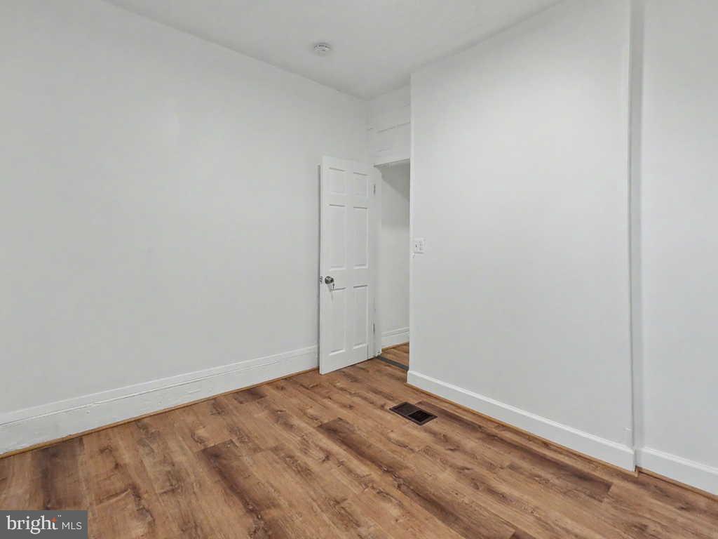 1918 Penrose Ave Property Photo 14