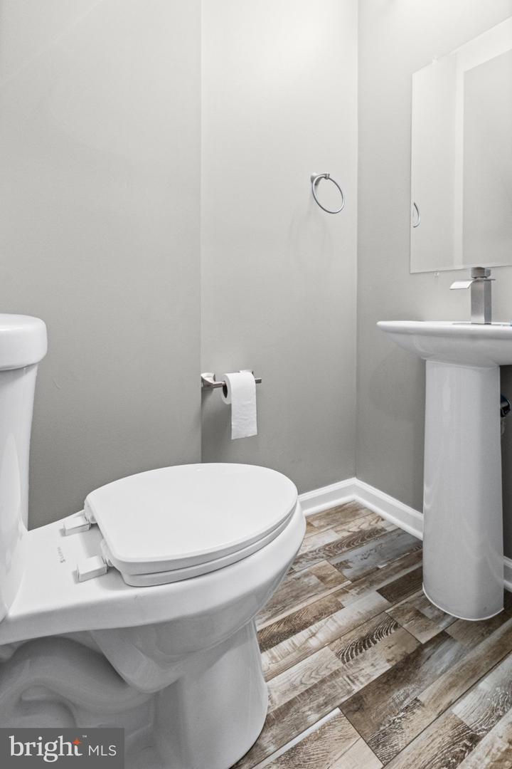 405 E Cross Property Photo 10