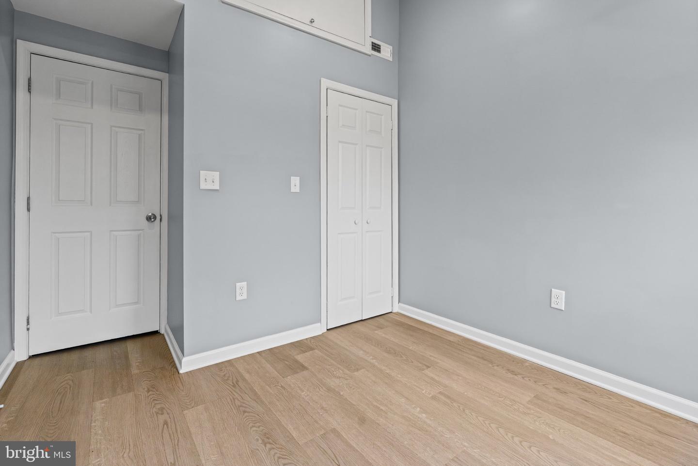 405 E Cross Property Photo 11