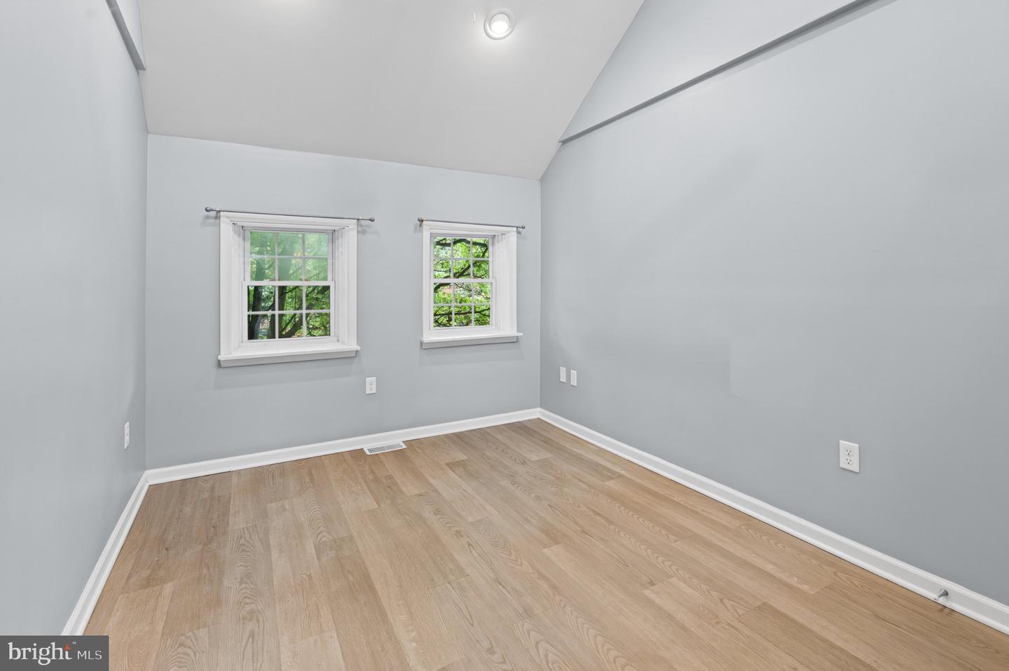 405 E Cross Property Photo 15