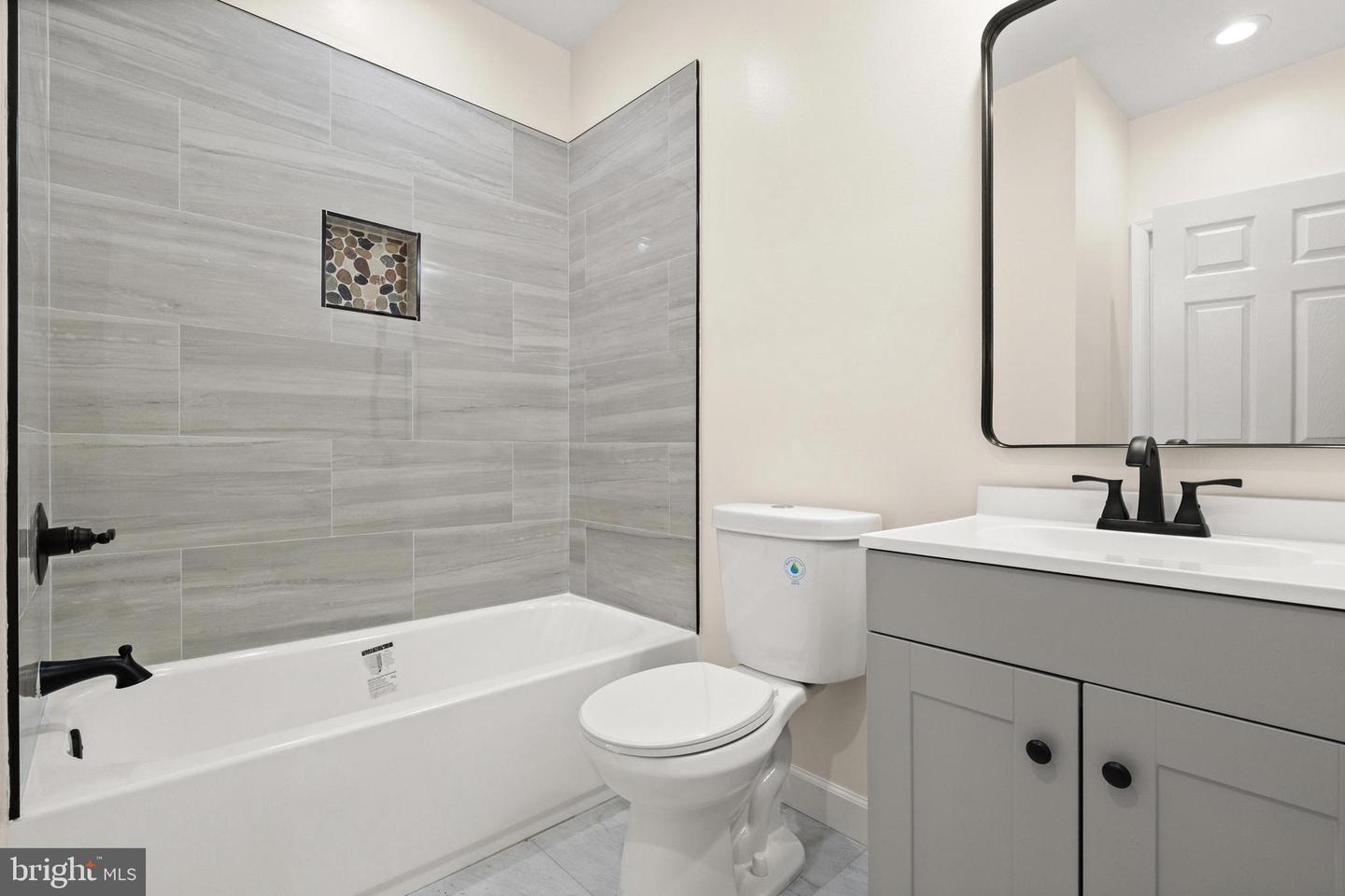 2815 W Cold Spring Ln W Property Photo 13