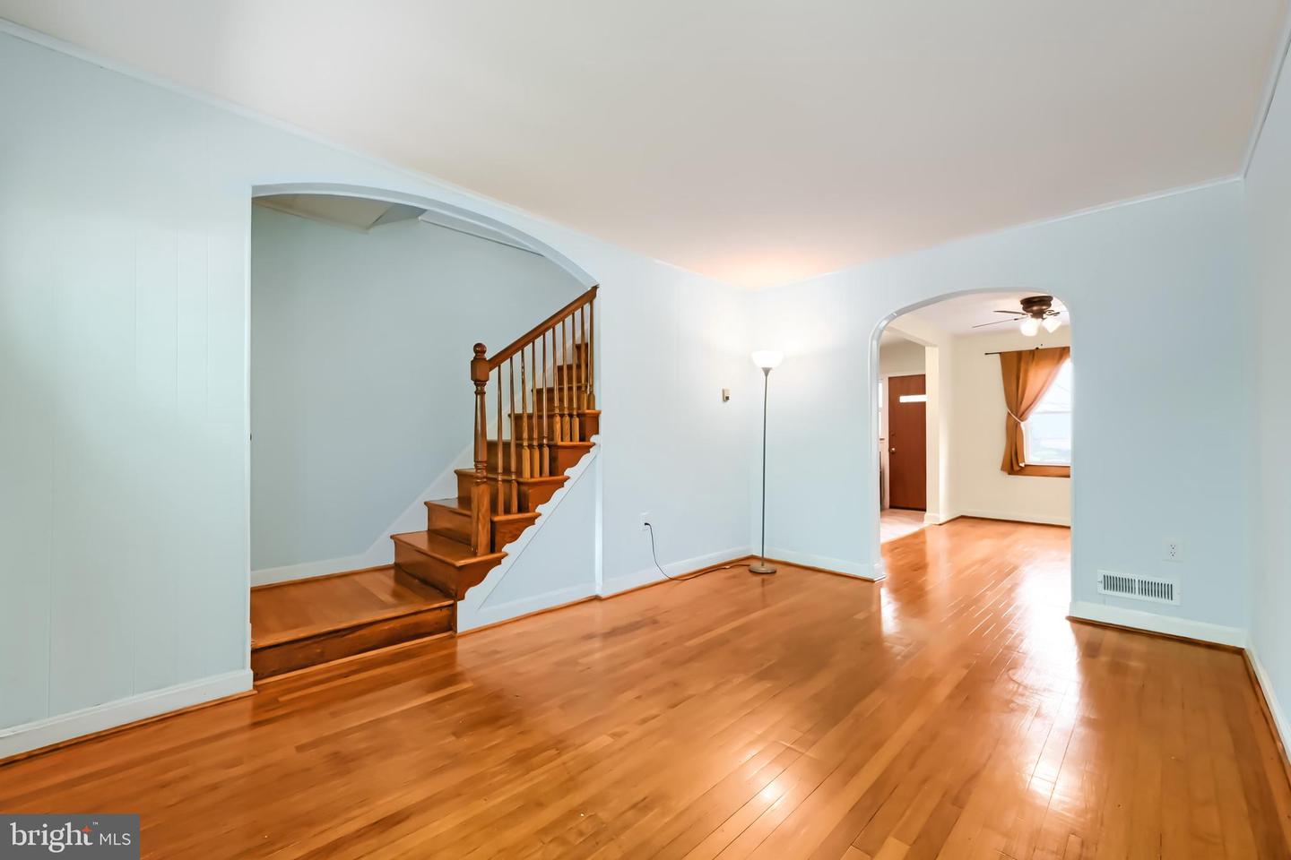 1214 Anglesea St Property Photo 6