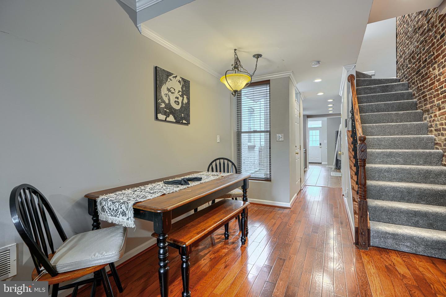 827 S Montford Ave Property Photo 12