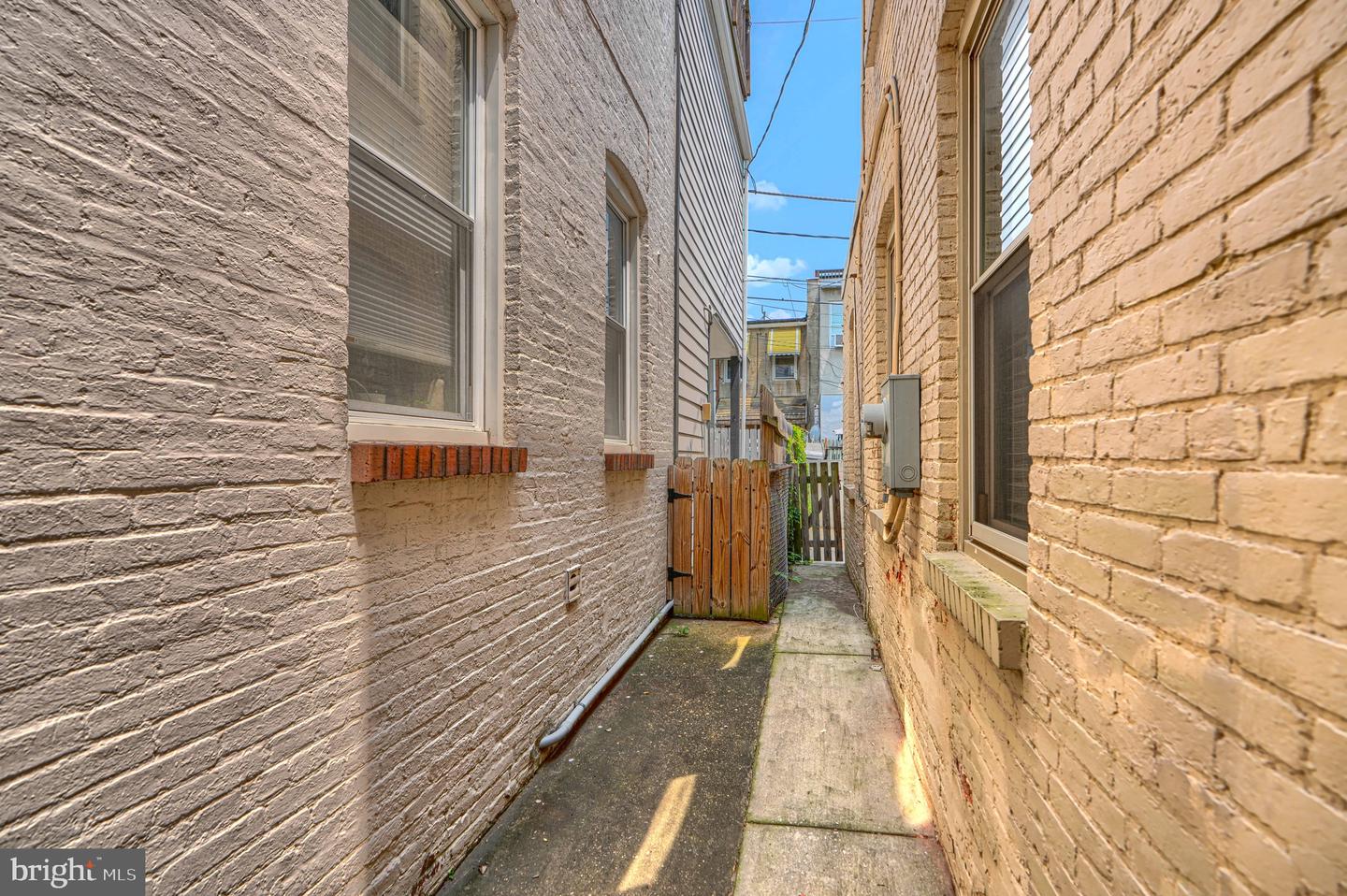 827 S Montford Ave Property Photo 50