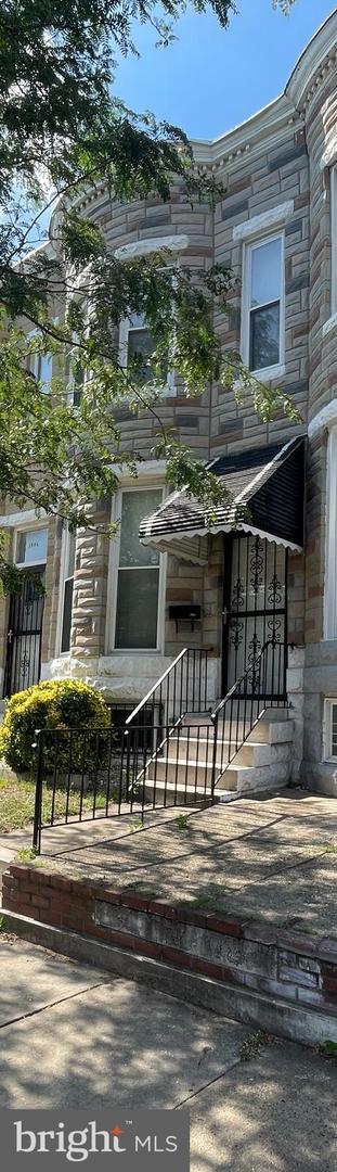 1904 W Lexington St Property Photo 2