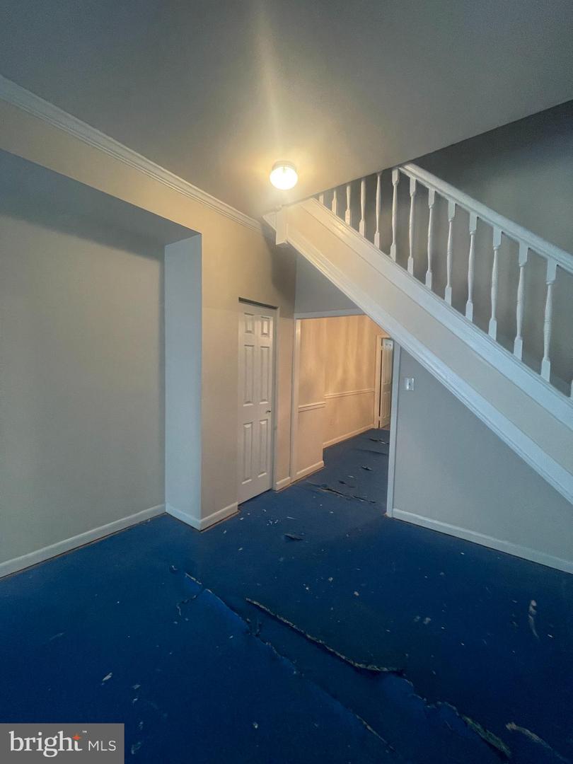 1904 W Lexington St Property Photo 6