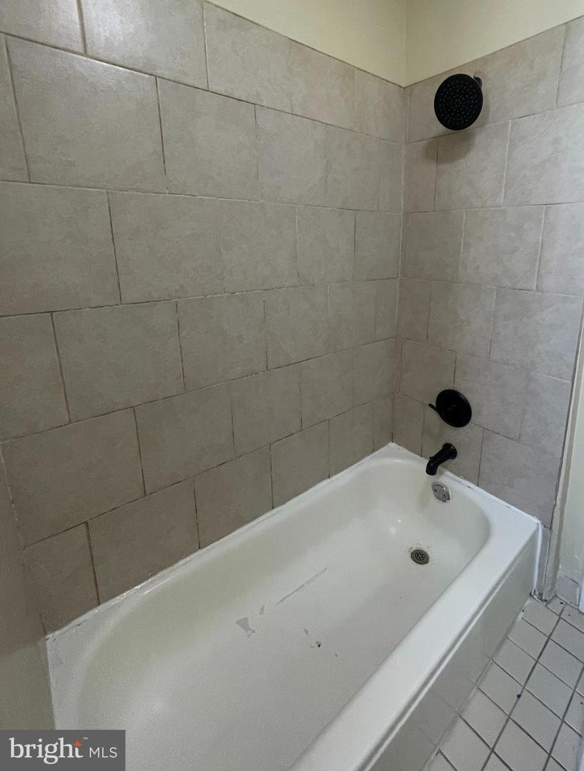 1904 W Lexington St Property Photo 12