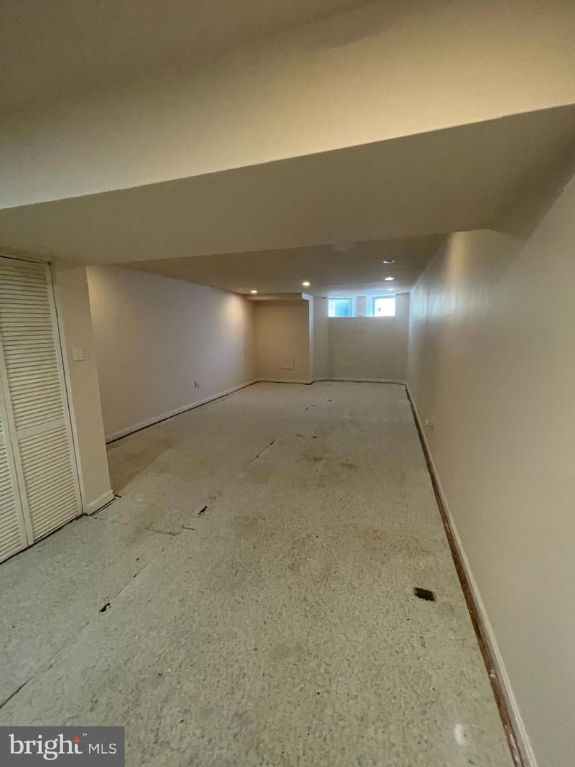 1904 W Lexington St Property Photo 13