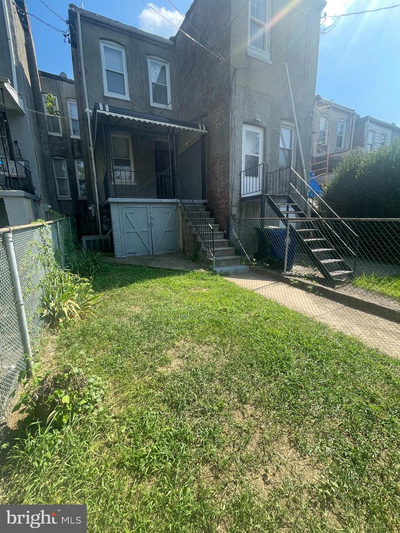 1904 W Lexington St Property Photo 15