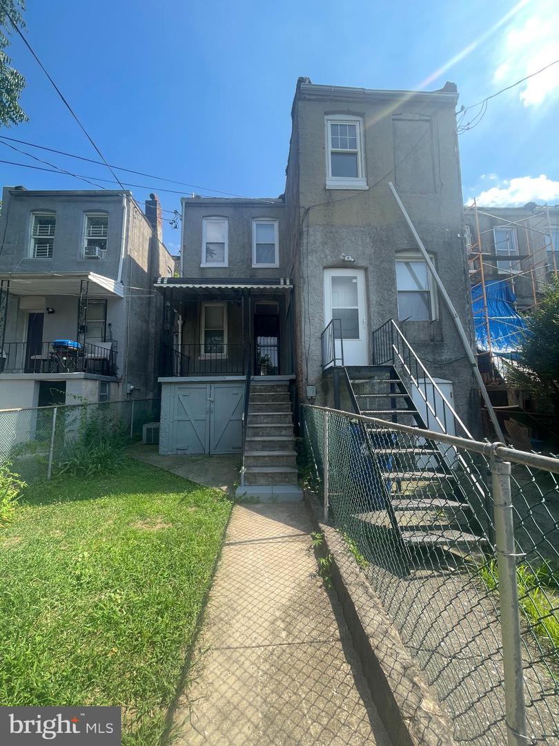 1904 W Lexington St Property Photo 16