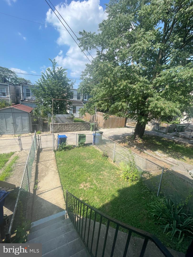 1904 W Lexington St Property Photo 18