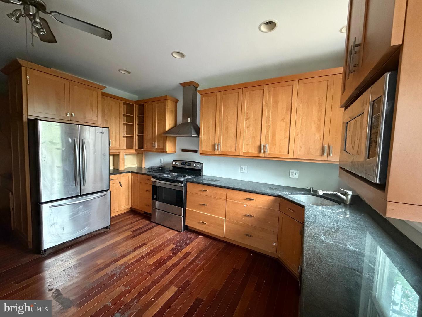 2829 N Calvert St N Property Photo 6