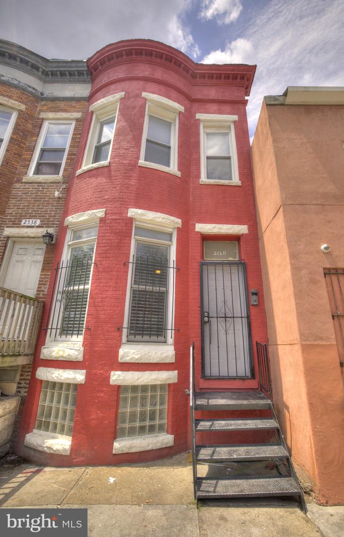 2540 GREENMOUNT AVE Property Photo 1