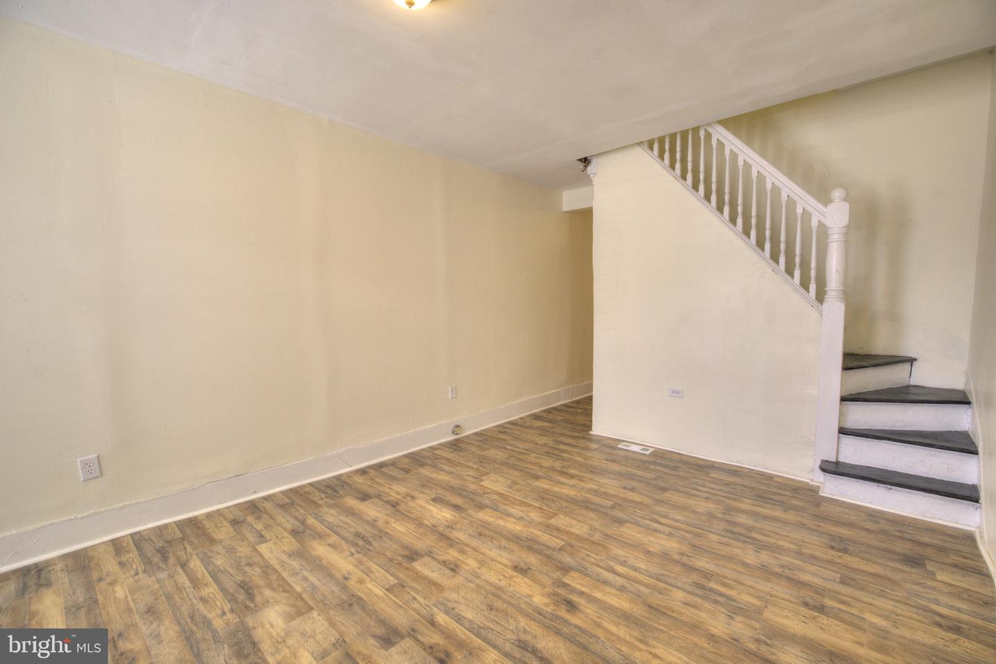 2540 Greenmount Ave Property Photo 3