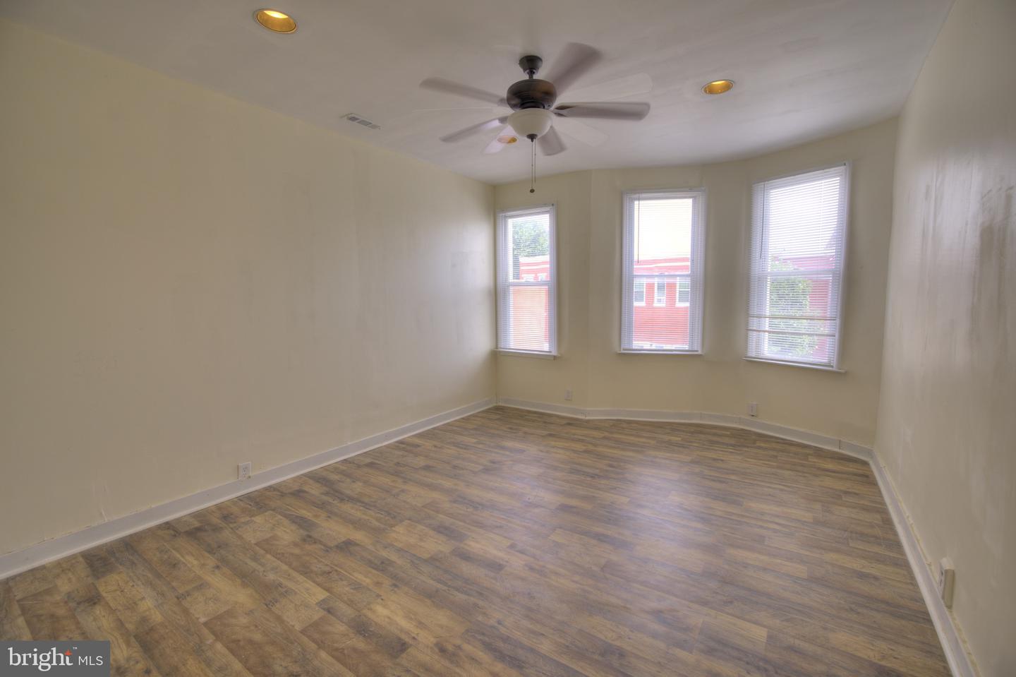 2540 Greenmount Ave Property Photo 8