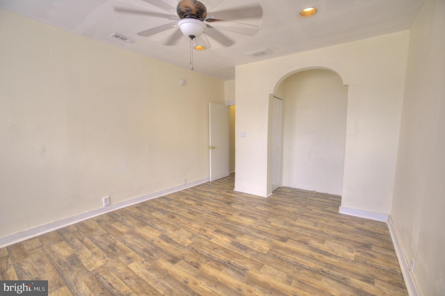 2540 Greenmount Ave Property Photo 9
