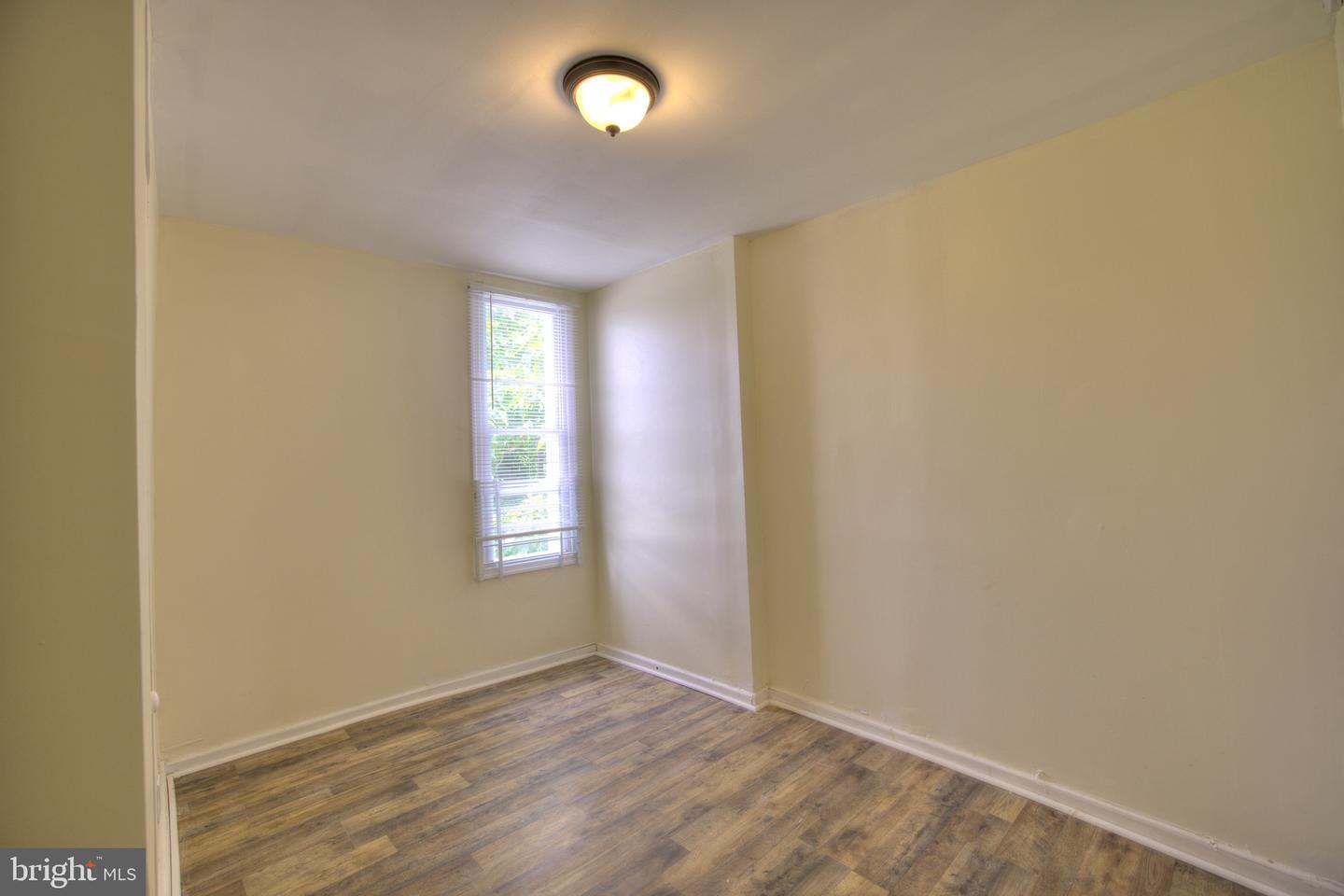 2540 Greenmount Ave Property Photo 12