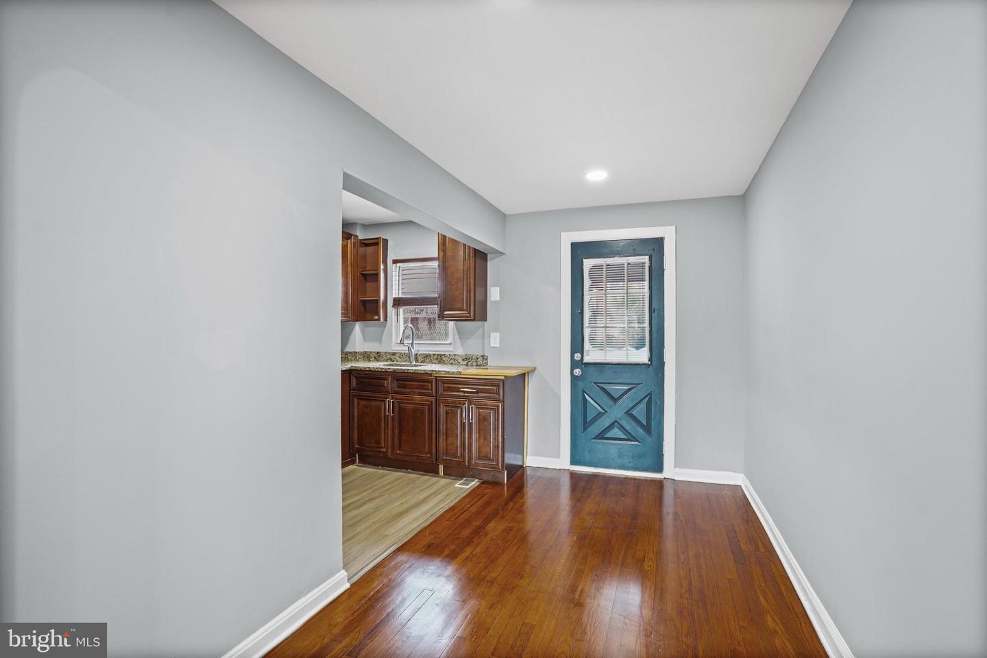 3838 Lyndale Ave Property Photo 8
