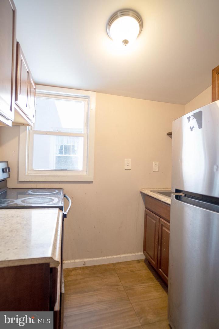 869 N Howard St Property Photo 9