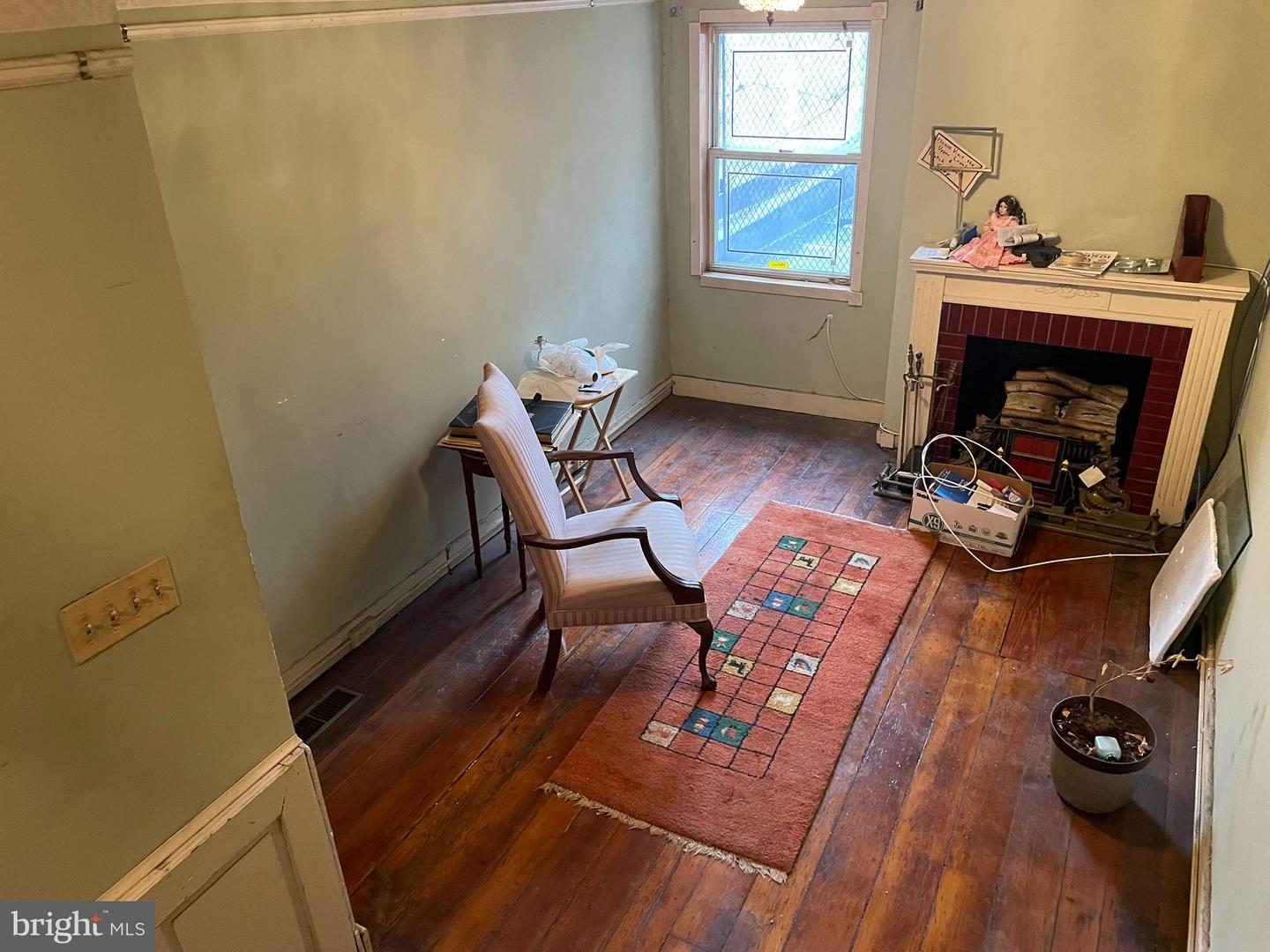 869 N Howard St Property Photo 12