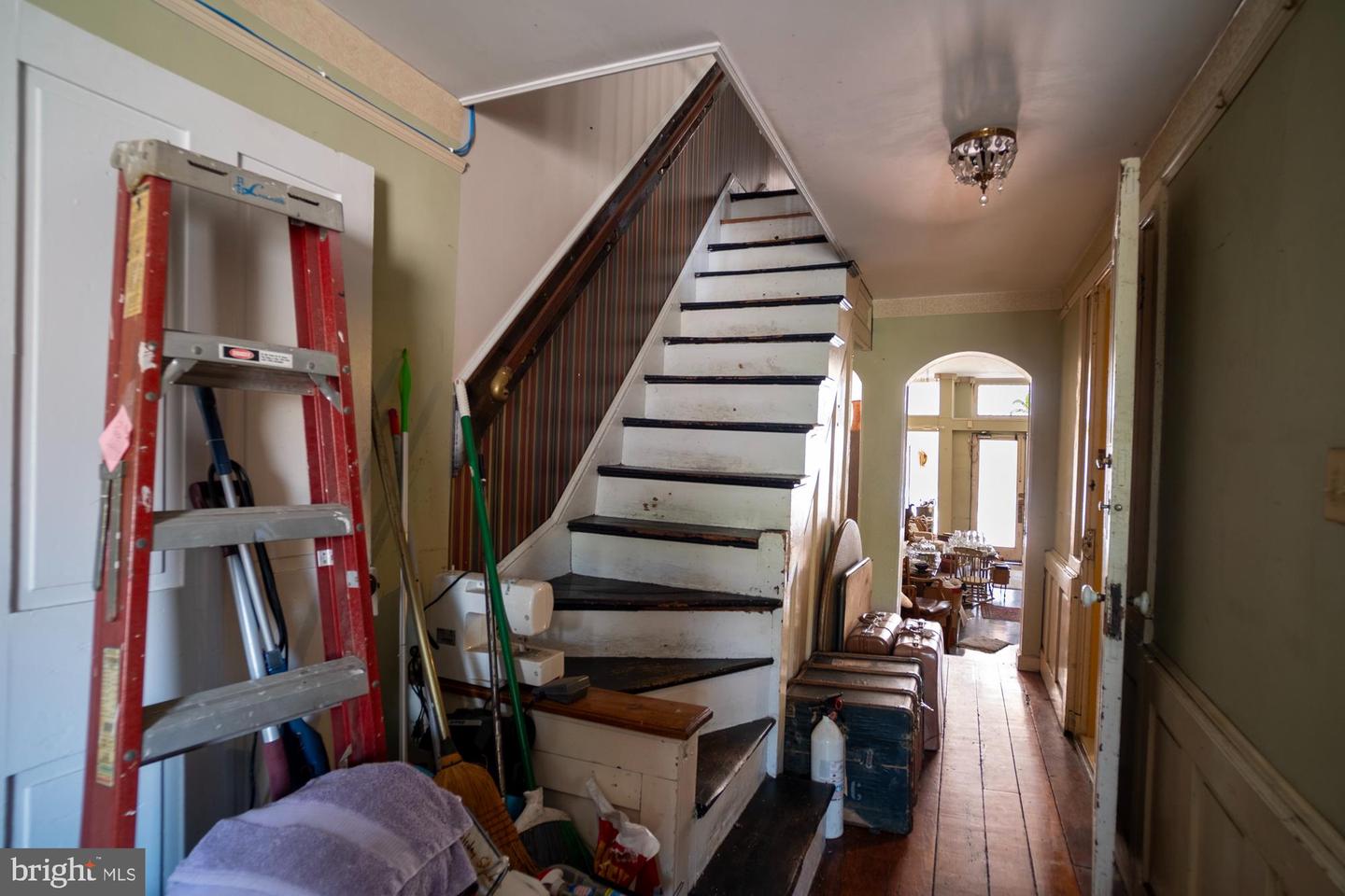 869 N Howard St Property Photo 27