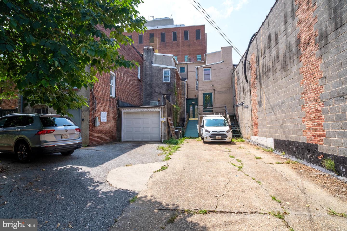 869 N Howard St Property Photo 29