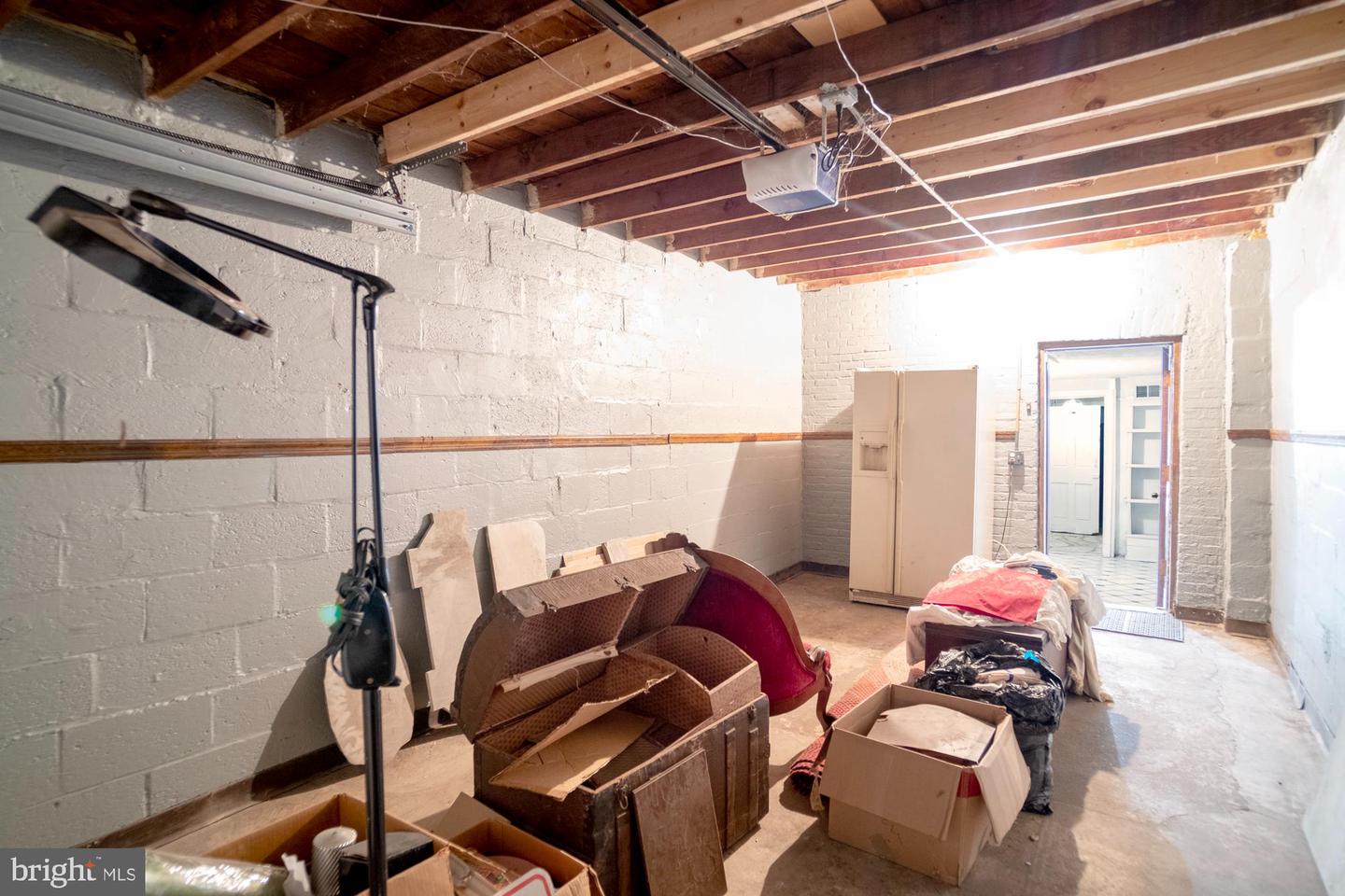 869 N Howard St Property Photo 32
