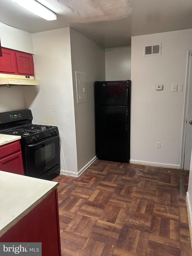 911 Harlem Ave #2nd Floor Property Photo 3